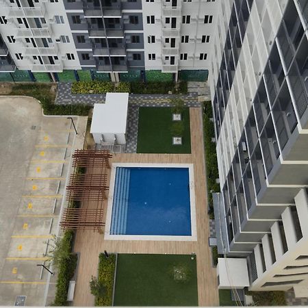 Rj Elite Escape 2Br Condo W Balcony Near Sm Iloilo Екстериор снимка