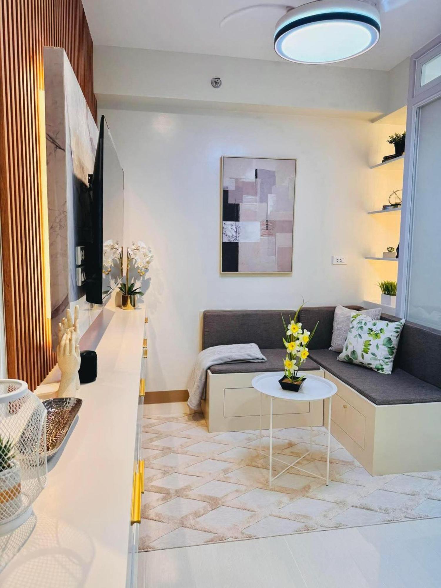 Rj Elite Escape 2Br Condo W Balcony Near Sm Iloilo Екстериор снимка
