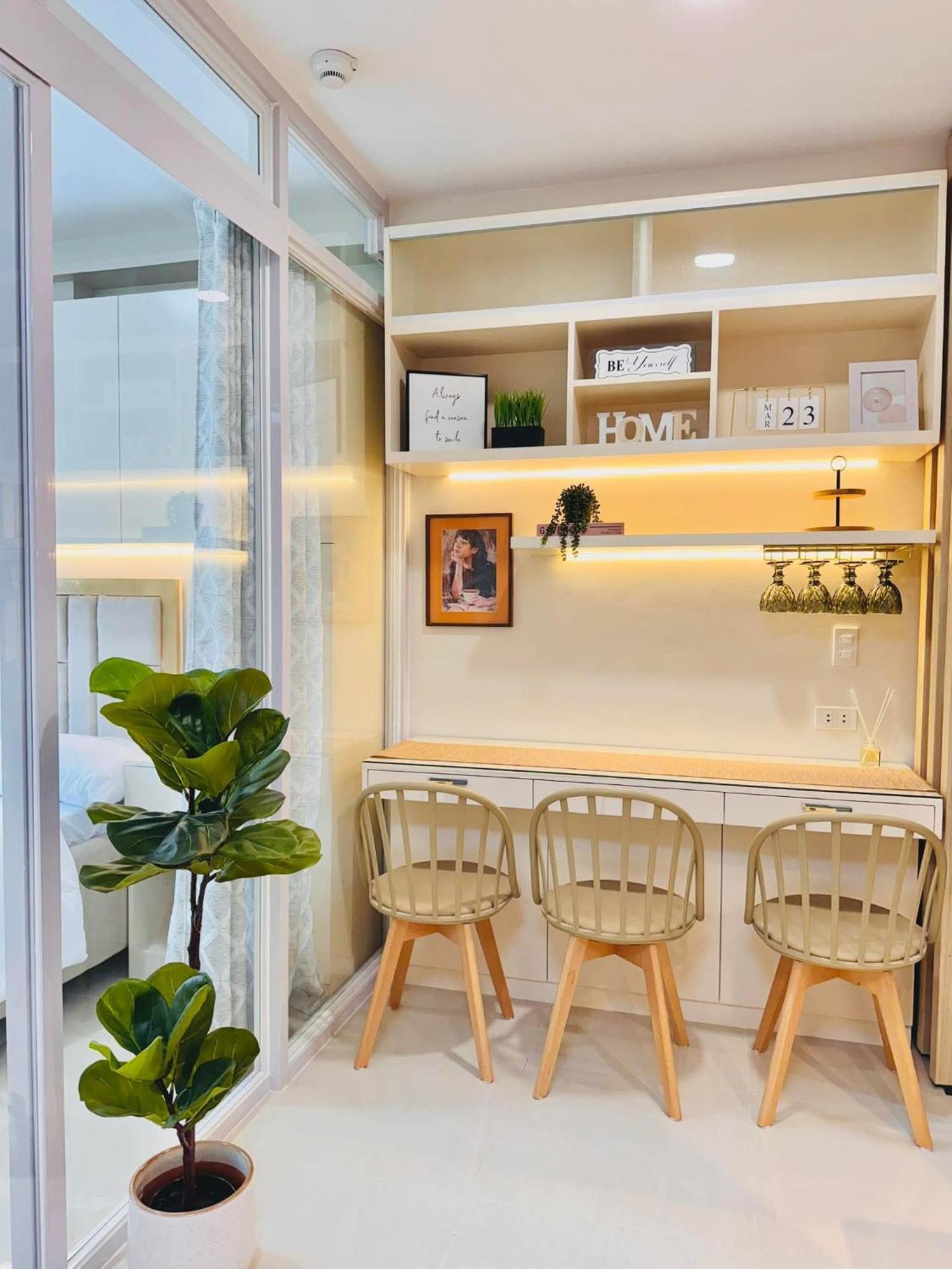 Rj Elite Escape 2Br Condo W Balcony Near Sm Iloilo Екстериор снимка